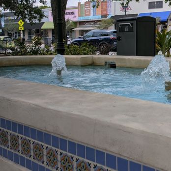 San Marco Book Store - Bookstore is inviting on a hot day not far from a fountain as well - Bookstores Near Me - Jacksonville, Florida San Marco Book Store - Bookstore is inviting on a hot day not far from a fountain as well - Bookstores Near Me - Jacksonville, Florida