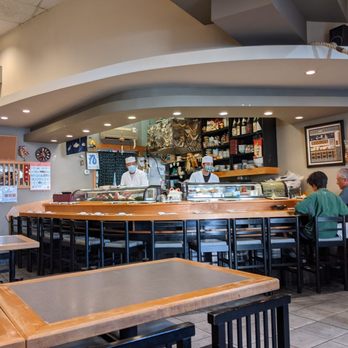 Maguro-Ya - Interior and bar - Japanese Near Me - Honolulu, Hawaii