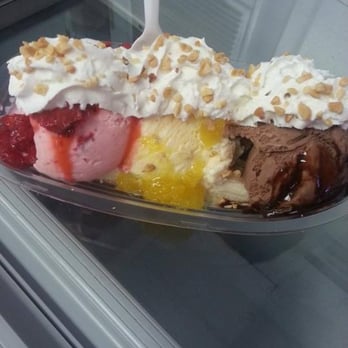 Feather N' Fin - Home of the One Pound Banana Split! - Ice Cream & Frozen Yogurt Near Me - Swartz Creek, Michigan Feather N' Fin - Home of the One Pound Banana Split! - Ice Cream & Frozen Yogurt Near Me - Swartz Creek, Michigan