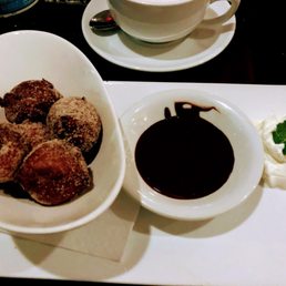 ricotta kisses (kind of like a beignet)