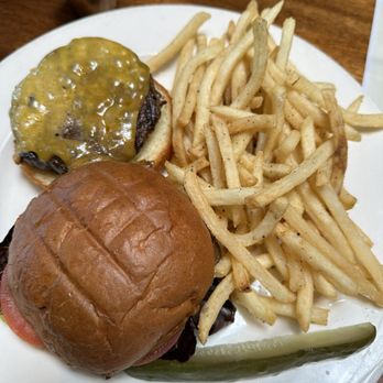 Rustic, Francis's Favorites - American Wagyu Burger, cooked medium well (3 stars) - Italian Near Me - Geyserville, California Rustic, Francis's Favorites - American Wagyu Burger, cooked medium well (3 stars) - Italian Near Me - Geyserville, California