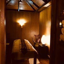 Baan Thai - Cabina per massaggi sul lettino