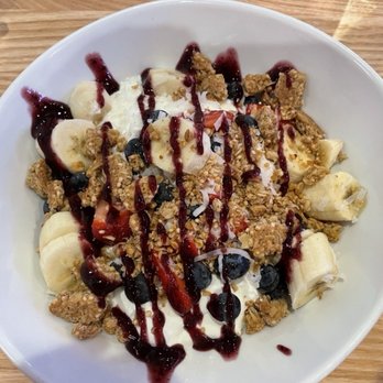 Miam Breakfast House - Greek Yogurt, fresh fruit, and granola - Breakfast & Brunch Near Me - High Point, North Carolina