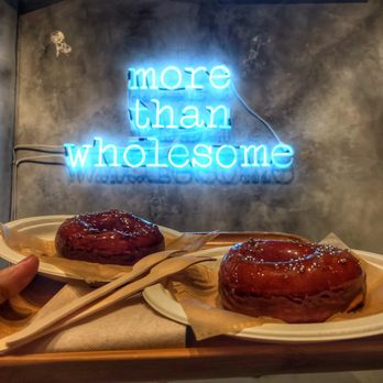 AlimamaTea - Salted caramel donut - Desserts Near Me - New York, New York