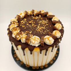 Flying Pig Cakery - Snickers Cake