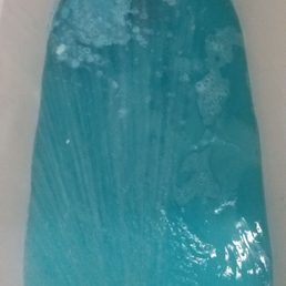 The tub full of hair dye The tub full of hair dye
