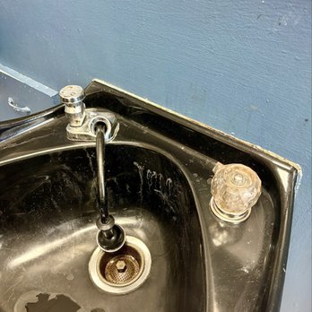 Salon 88  - Gross washing station - Hair Salons Near Me - Maricopa, Arizona