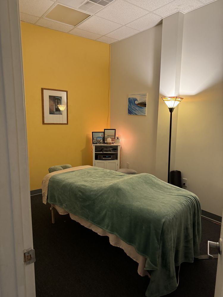 Serene Massage Logo