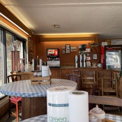 Smokin Pig - Interior