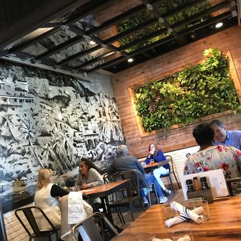 Tazza Kitchen Short Pump - Nice décor - Pizza Near Me - Henrico, Virginia Tazza Kitchen Short Pump - Nice décor - Pizza Near Me - Henrico, Virginia