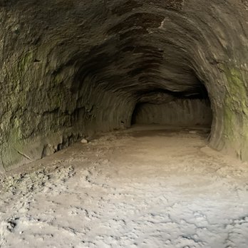 Subway Cave & Lava Tubes - Parks Near Me - Hat Creek, California