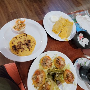 El Quetzal - Latin American Near Me - Chicago, Illinois