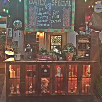 Broken Shaker - Cute little bar outside. - Cocktail Bars Near Me - Miami Beach, Florida