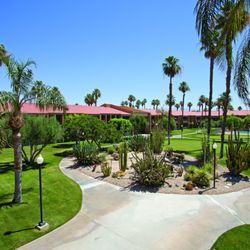The Carlotta - Community outdoor view