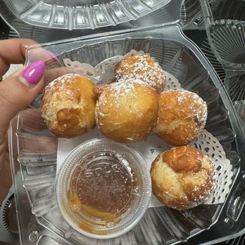 Bella's How Sweet It Is - Josh's Triple Chocolate Stuffed Funnel Bites - Desserts Near Me - Sherman Oaks, California