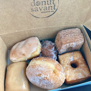 donut savant - Glazed bar, maple bar, apple fritter, Jane dough, cinnamon sugar cron't, salted maple cron't - Donuts Near Me - Oakland, California donut savant - Glazed bar, maple bar, apple fritter, Jane dough, cinnamon sugar cron't, salted maple cron't - Donuts Near Me - Oakland, California