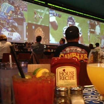 Big Al's - You can watch your game and keep up with the others because the screens are grouped together. - Sports Bars Near Me - Vancouver, Washington