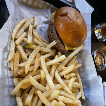Dublin Hall - Burger - Beer Bar Near Me - Grand Rapids, Michigan