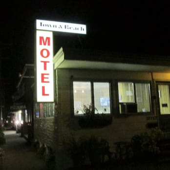 Town & Beach Motel - Easy to find at night - Hotels Near Me - Falmouth, Massachusetts Town & Beach Motel - Easy to find at night - Hotels Near Me - Falmouth, Massachusetts