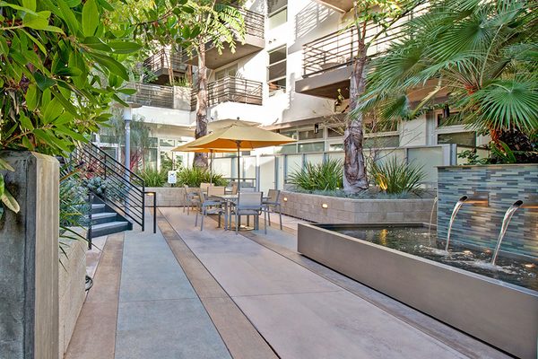 Fiona WeHo Apartments by null