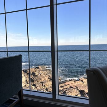 The Tiller Restaurant - The tiller at the cliff house - American Near Me - Cape Neddick, Maine