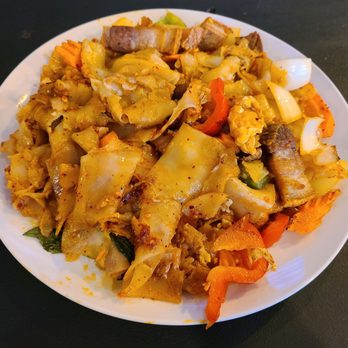 Haus De La Vie - Spicy drunken noodles with fried pork - Laotian Near Me - North Providence, Rhode Island Haus De La Vie - Spicy drunken noodles with fried pork - Laotian Near Me - North Providence, Rhode Island