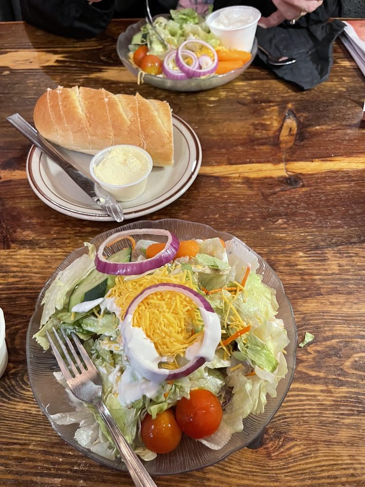 HALE’S RESTAURANT & LOUNGE Updated November 2024 90 Photos & 127