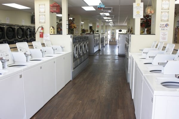Clean, Safe, and Open Late - Laundry for Less is a family owned and operated coin laundry facility, unlike most others you will find in Orange County. We now offer Pay range as an additional way to pay instead of using quarters. Our extended hours make this lavanderia accessible to people that work all shifts and the presence of our full time attendants make it not only a safe environment, but a clean one as well. We are open 365 days of the year and almost 24 hours a day for your convenience and offer a whole host of amenities. Clean, Safe, and Open Late - Laundry for Less is a family owned and operated coin laundry facility, unlike most others you will find in Orange County. We now offer Pay range as an additional way to pay instead of using quarters. Our extended hours make this lavanderia accessible to people that work all shifts and the presence of our full time attendants make it not only a safe environment, but a clean one as well. We are open 365 days of the year and almost 24 hours a day for your convenience and offer a whole host of amenities.