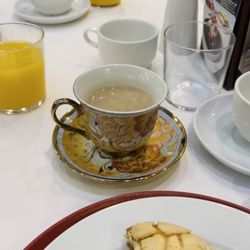 Mercaderes - Cafe Turko hecho en la mesa.