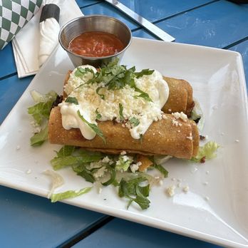 El Chucho - FLAUTA CON POLLO - Mexican Near Me - Washington, DC, District of Columbia