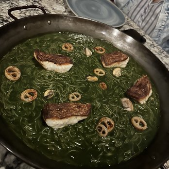 Manzanilla - Seaweed fideuá with clams and fish - Mexican Near Me - Ensenada, BCN Manzanilla - Seaweed fideuá with clams and fish - Mexican Near Me - Ensenada, BCN