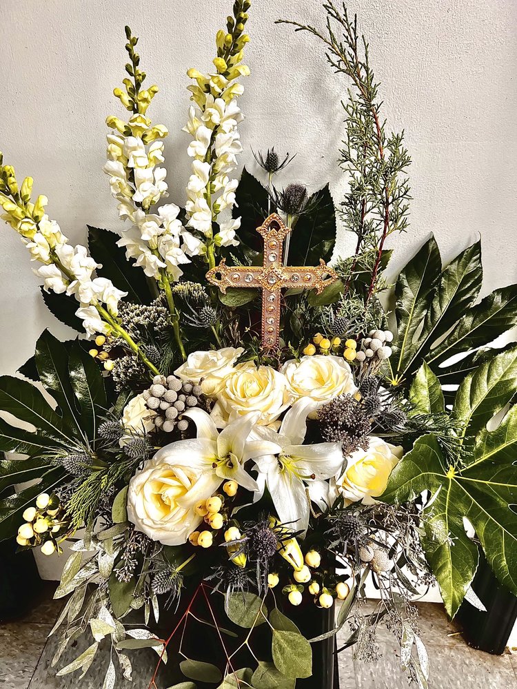 FLOWERS BY THE NEUSE Updated August 2024 21 Photos & 17 Reviews