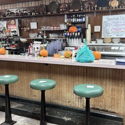 The Kopper Keg - Busy and very quaint Counter area