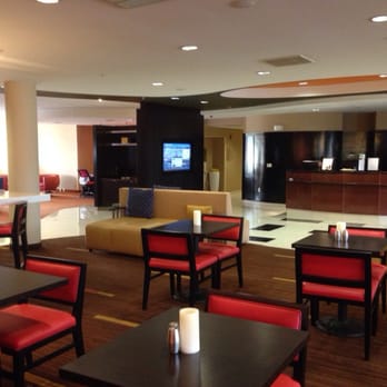 Courtyard Merced - Lobby and dining area - Hotels Near Me - Merced, California Courtyard Merced - Lobby and dining area - Hotels Near Me - Merced, California