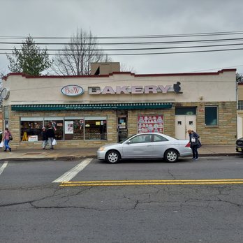 B & W Bakery - Outside - Bakeries Near Me - Hackensack, New Jersey