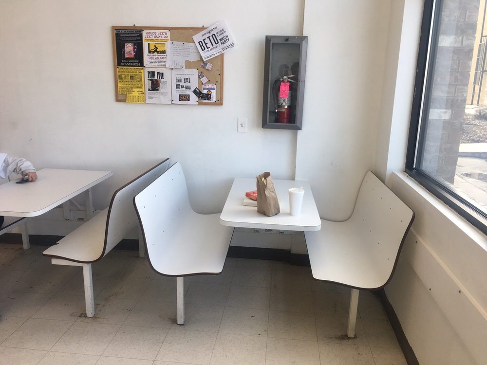 EZ COIN LAUNDRY Updated May 2024 11 Photos & 17 Reviews 2629 W