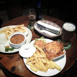 Paddy's Point - The bestsellers: Home Made Lasagne (€8.50) and Chicken Curry (€8.50)