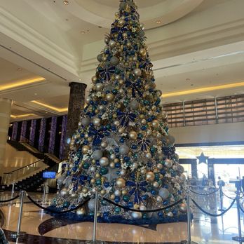 Radisson Blu Cebu - During Christmas - Hotels Near Me - Cebu City, CEB
