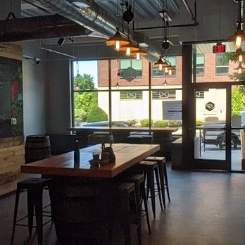 Slate Point Meadery - Plenty of space and room to socially distance. - Meaderies Near Me - Poughkeepsie, New York
