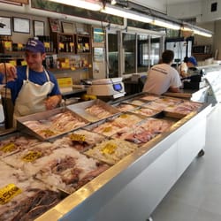 Pescadería El delfín de Luigi - Buena onda en la pescadería de Luigi