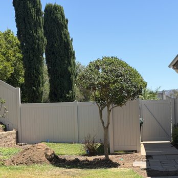 Fence Xperts - SIDE YARD AND TRASH AREA - Fences & Gates Near Me Fence Xperts - SIDE YARD AND TRASH AREA - Fences & Gates Near Me