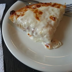 Pizza Hut - White sauce and cheese, yum!