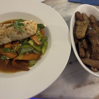 Sapphire Supper Club - Overcooked fish over sliced leeks and carrot with greasy fingerling potatoes. - New American Near Me - Biloxi, Mississippi Sapphire Supper Club - Overcooked fish over sliced leeks and carrot with greasy fingerling potatoes. - New American Near Me - Biloxi, Mississippi