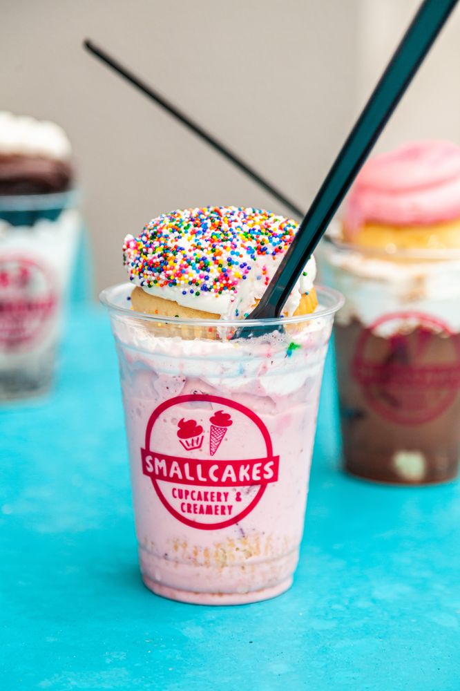 Smallcakes Belmont Logo