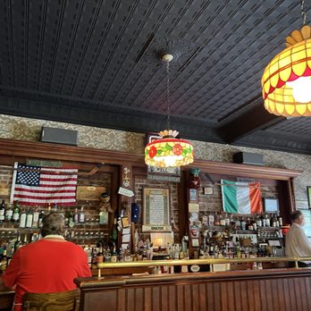 Reese's 1900 - Pubs Near Me - Patchogue, New York