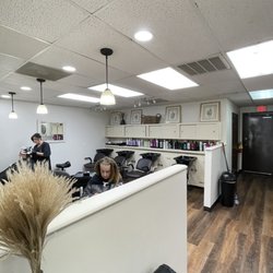 Bella & Company SALON - Salon Floor