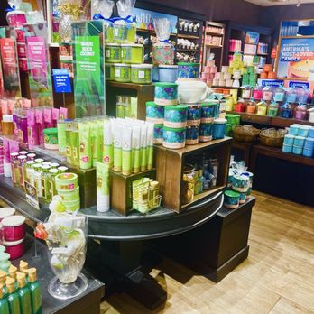 Bath & Body Works - The set - Cosmetics & Beauty Supply Near Me - Greenbelt, Maryland Bath & Body Works - The set - Cosmetics & Beauty Supply Near Me - Greenbelt, Maryland