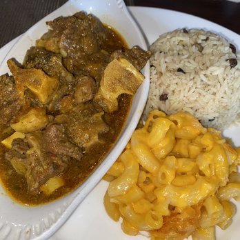 De' Coal Pot - oxtail with rice & mac - Caribbean Near Me - St. Thomas, Virgin Islands