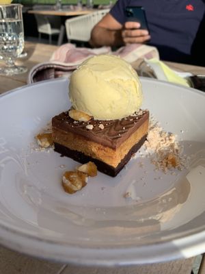 Cindy Lou's Fish House by null