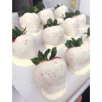 Ruby’s Hawaii 3.0 - White chocolate peppermint dipped strawberries - Food Trucks Near Me Ruby’s Hawaii 3.0 - White chocolate peppermint dipped strawberries - Food Trucks Near Me